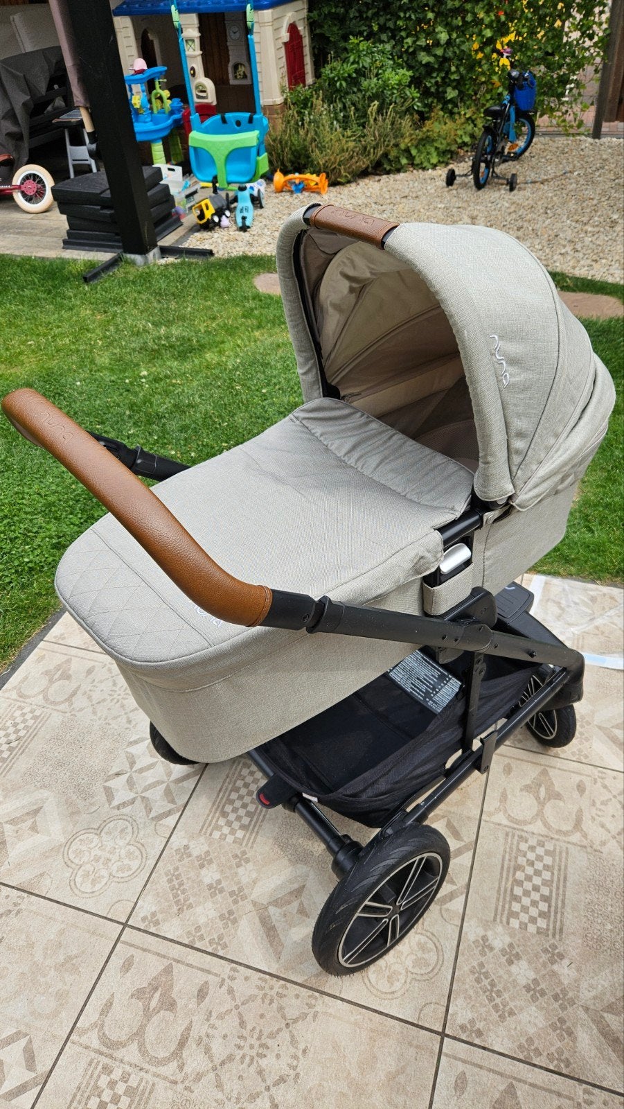 Nuna Mixx Next Hazelnut Beige in uitstekende staat, Zo goed als nieuw, Combiwagen, Verstelbare duwstang, Ophalen