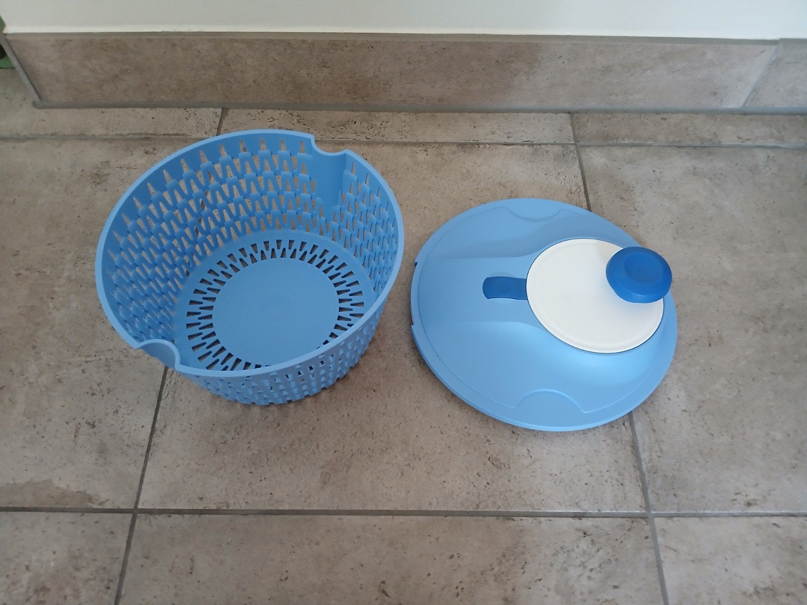 tupperware deksel en mand sla centrifuge/slachef/slaslinger, Ophalen of Verzenden, Zo goed als nieuw, Blauw, Overige typen