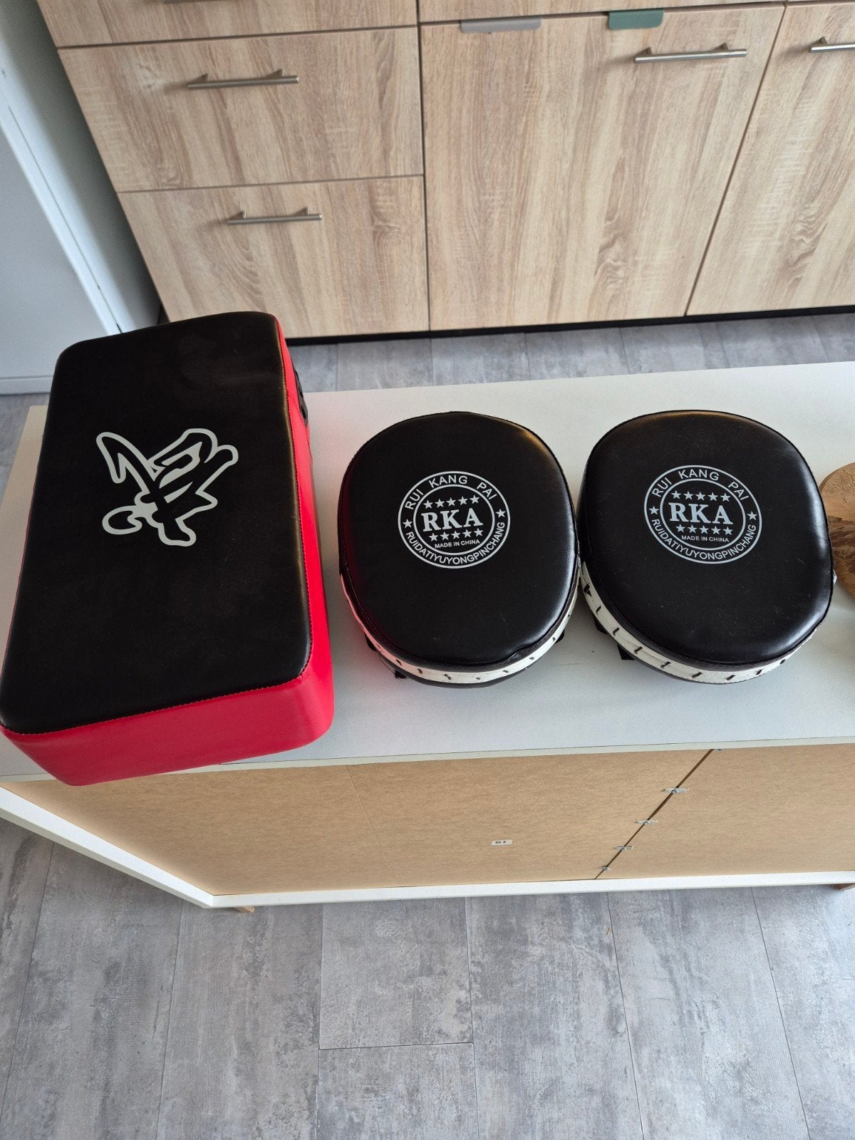 Vechtsport stootkussen en focus pads set, Sport en Fitness, Ophalen of Verzenden, Gebruikt, Overige, Vechtsportbescherming