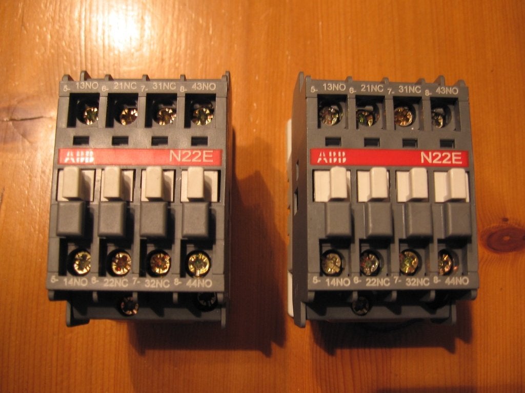 ABB magneetschakelaar N22E, N31E, N33/11 en N44E relais., Hobby en Vrije tijd, Ophalen of Verzenden, Gebruikt