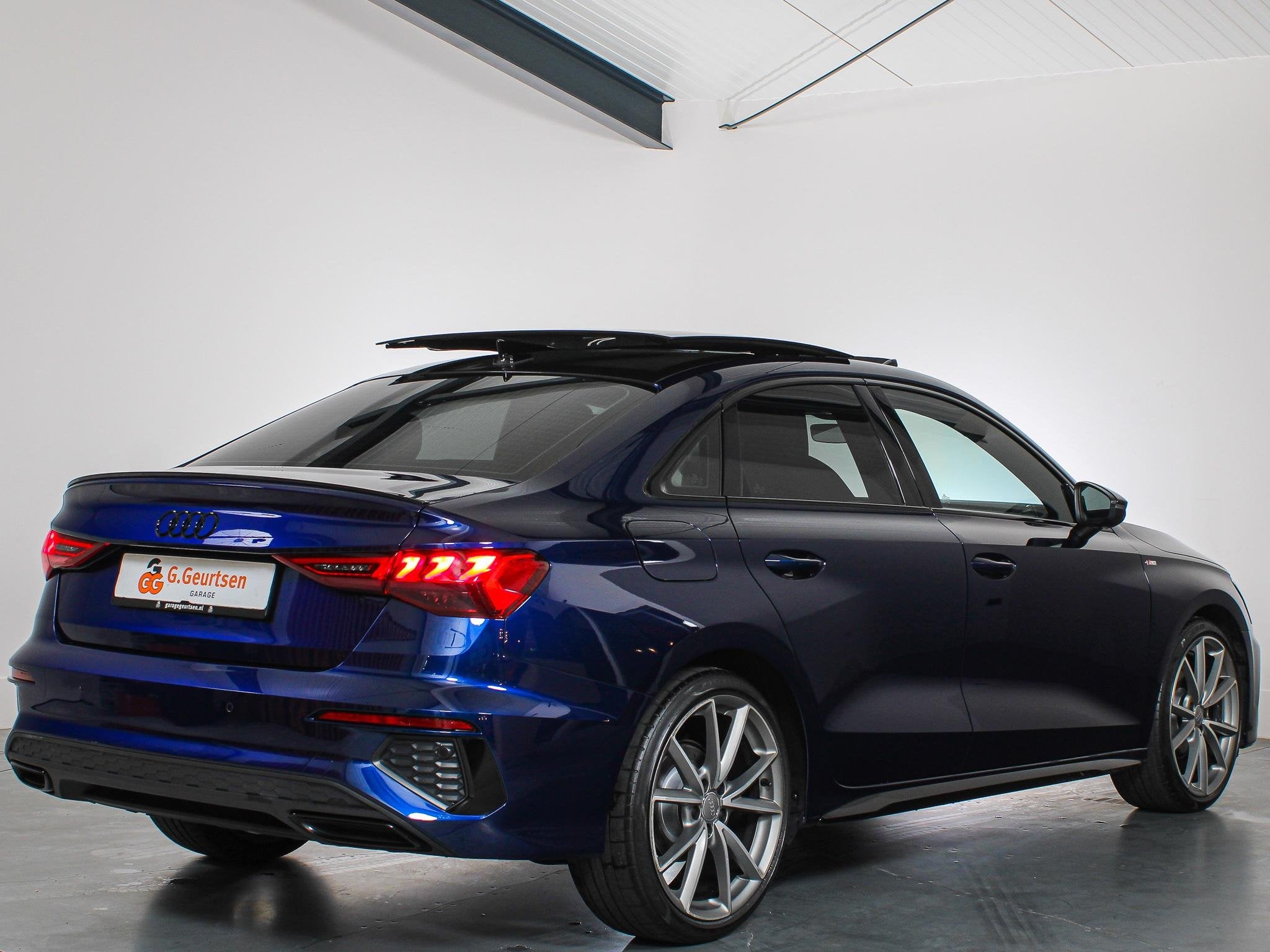 Audi A3 Limousine 35 TFSI S-Line Panoramadak, RS-Stoelen, Al, Auto's, Audi, 4 cilinders, 150 pk, Blauw, Origineel Nederlands