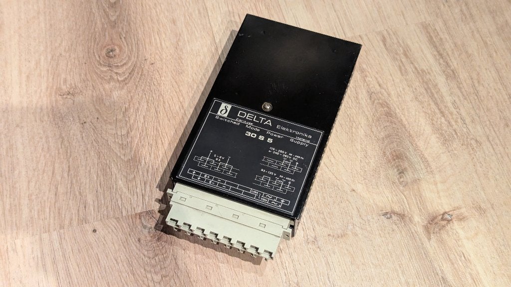 Delta Elektronika SMPS 30 S 5 - 5V 6A voeding, Hobby en Vrije tijd, Elektronica-componenten, Ophalen of Verzenden