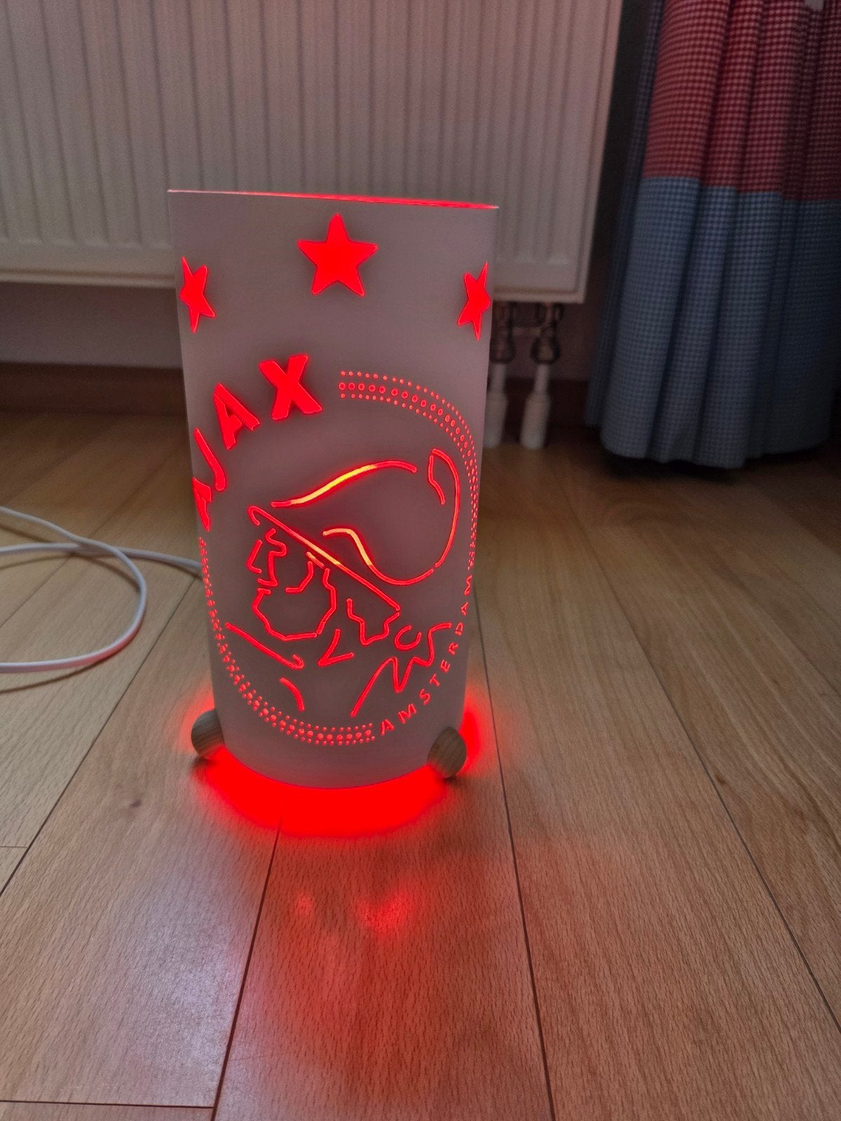 Unieke handgemaakte Ajax lamp met gekleurde gloeilampen, Ophalen, Overige merken, Meerkleurig, E27 (groot)