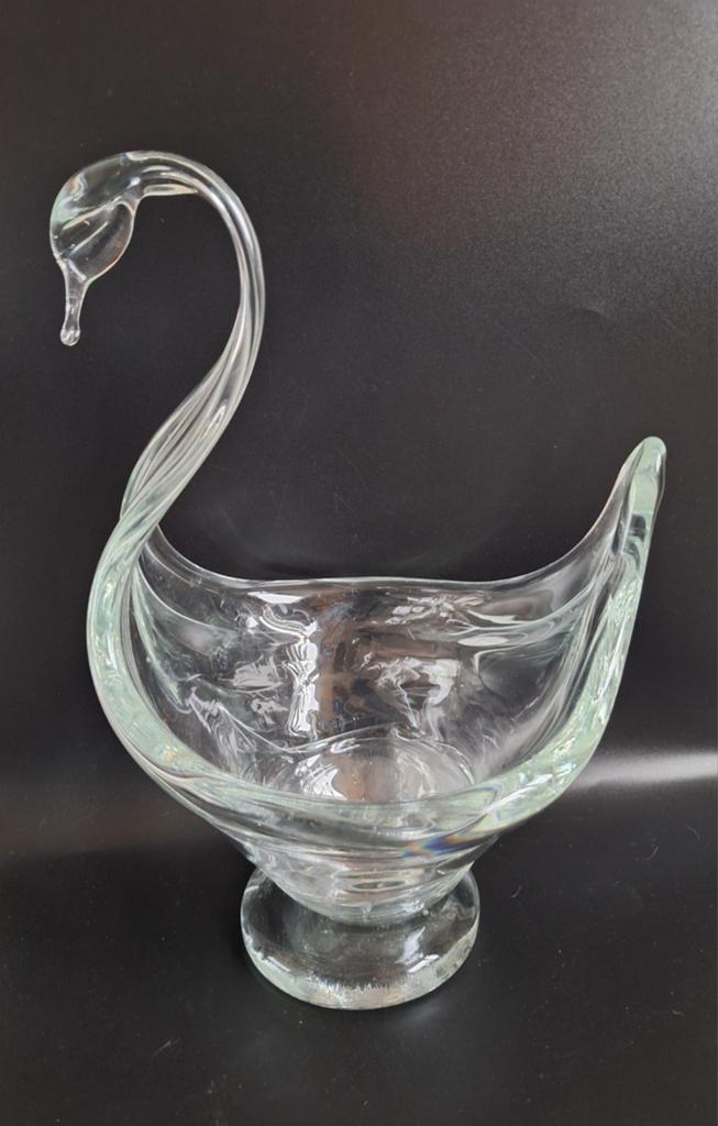 Mooie glazen zwanen schaal uit de jaren 70
28 x 18 x 16 cm, Antiek en Kunst, Antiek | Glas en Kristal, Ophalen of Verzenden