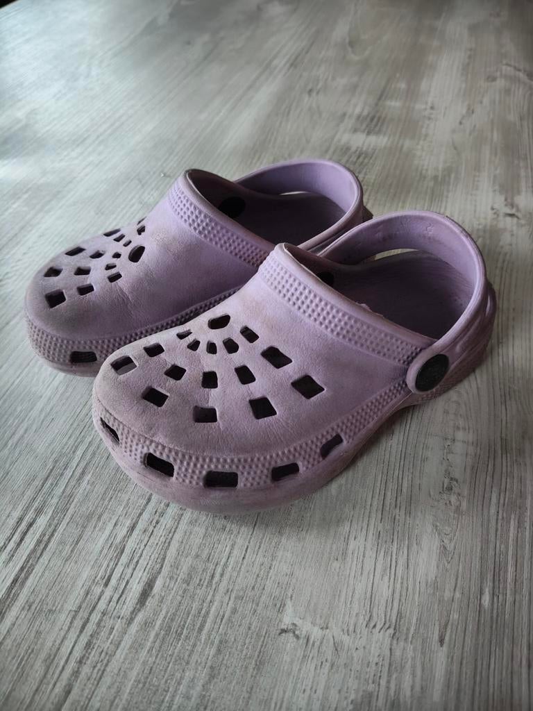 Leuke paarse Crocs klompjes maat 24/25, Kinderen en Baby's, Kinderkleding | Schoenen en Sokken, Gebruikt, Crocs, Jongen of Meisje