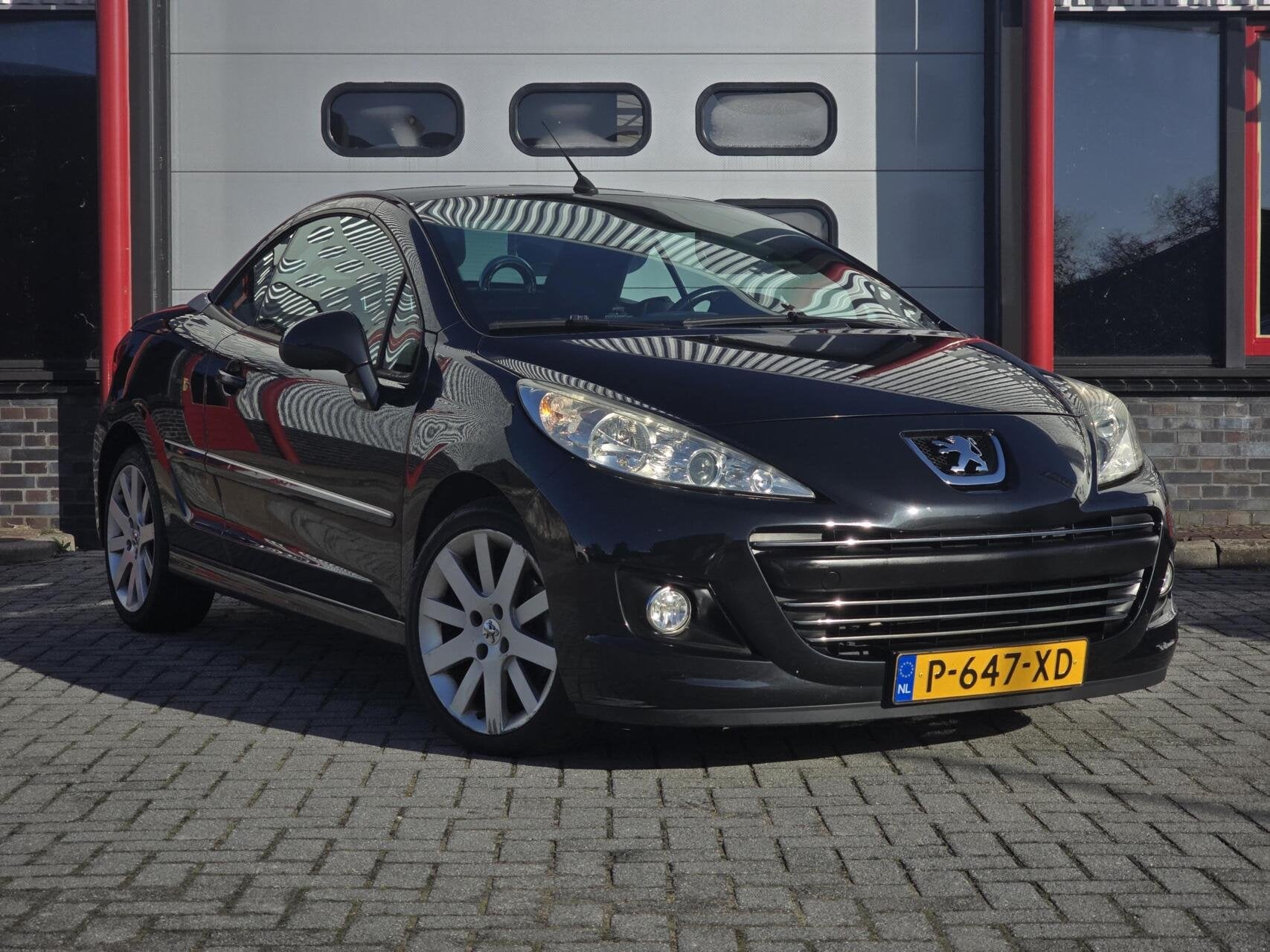 Peugeot 207 CC 1.6 VTi Griffe Cabrio Clima/Cruise/PDC/LMV, Voorwielaandrijving, Euro 5, Gebruikt, Zwart