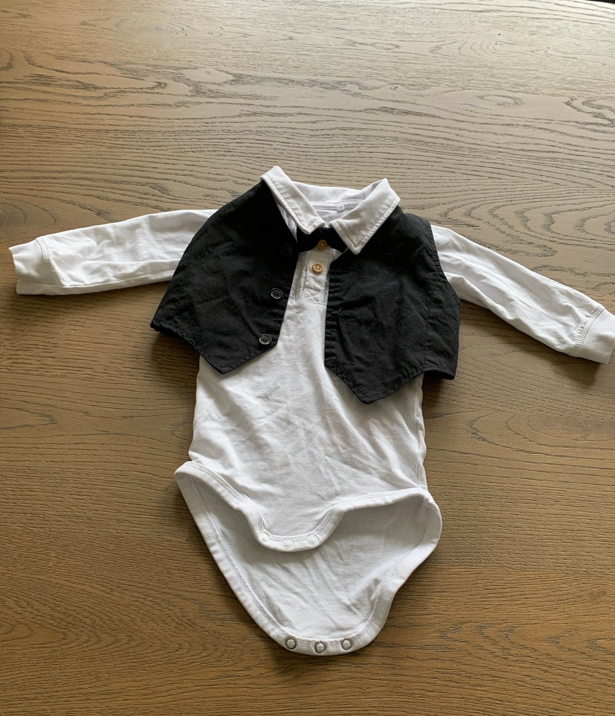 Name It baby romper met giletje en vlinderdasje, mt 74, Ophalen of Verzenden, Zo goed als nieuw, Jongetje, Pakje