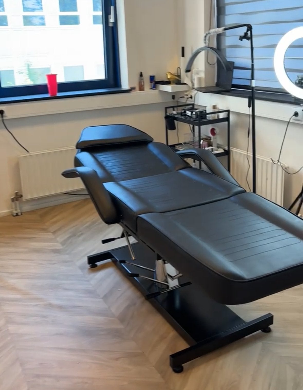 Zwart behandel bed zgan, Ophalen, Zo goed als nieuw