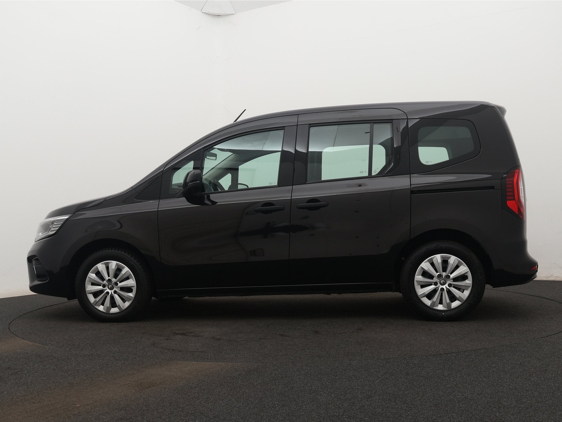 Renault Kangoo Edition One TCe 100 Direct leverbaar! Rolstoe, Auto's, 12 maanden, Gebruikt, Euro 6, 4 cilinders