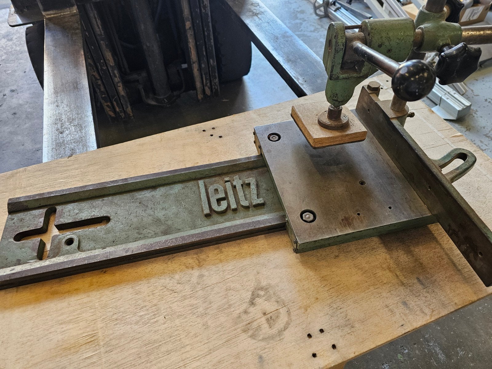 Leitz pennentafel  / pennenslee, Doe-het-zelf en Verbouw, Gereedschap | Machine-onderdelen en Toebehoren, Ophalen, Gebruikt