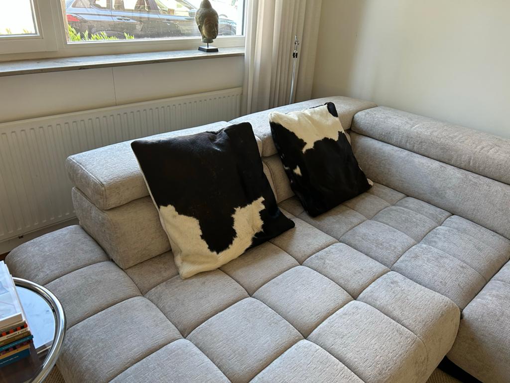 Nieuwe kussens van koeienvacht - Zwart/Wit, Huis en Inrichting, Woonaccessoires | Kussens, Ophalen of Verzenden, Nieuw, Zwart