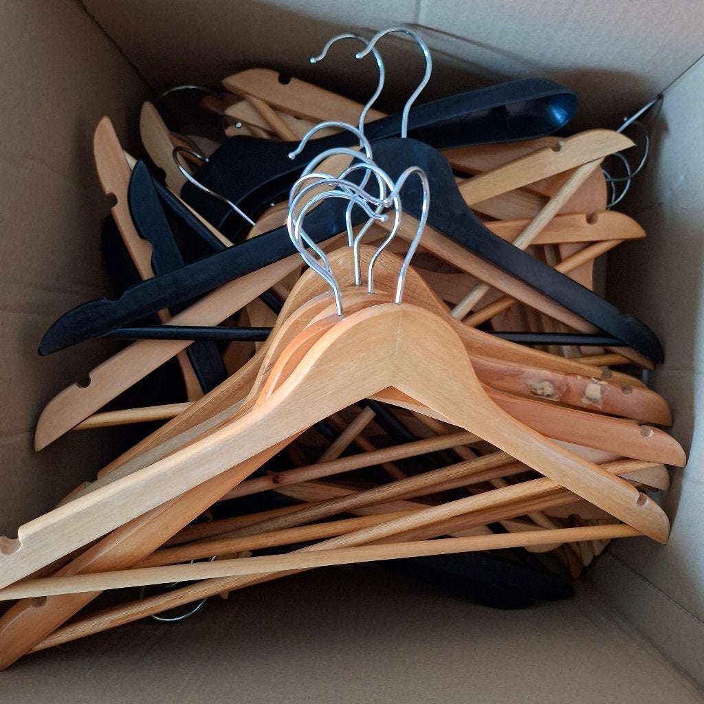 kledinghangers, Ophalen, Zo goed als nieuw, Hout, Kinderen en Volwassenen