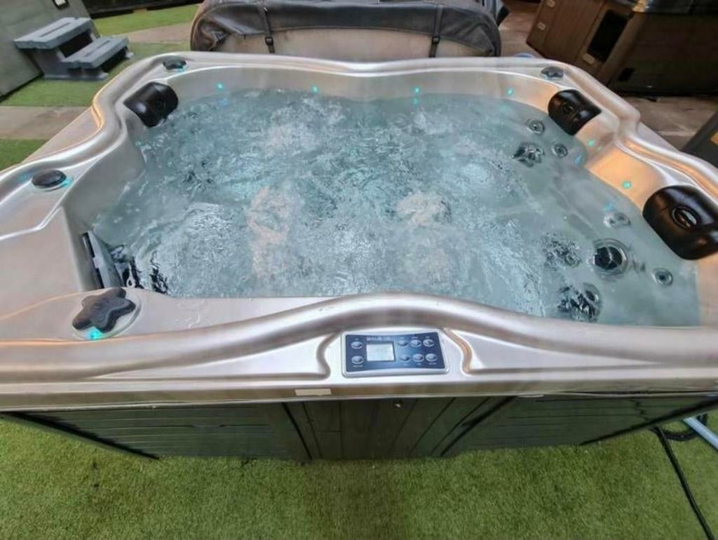 Foto 15 van ‼️INKOOP ALLE JACUZZI'S EN ZWEMSPA'S ‼️