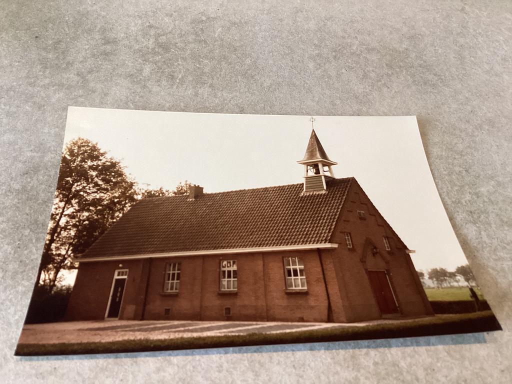 Vinkenbuurt bij Nieuwleusen.     Kerk, Ophalen of Verzenden