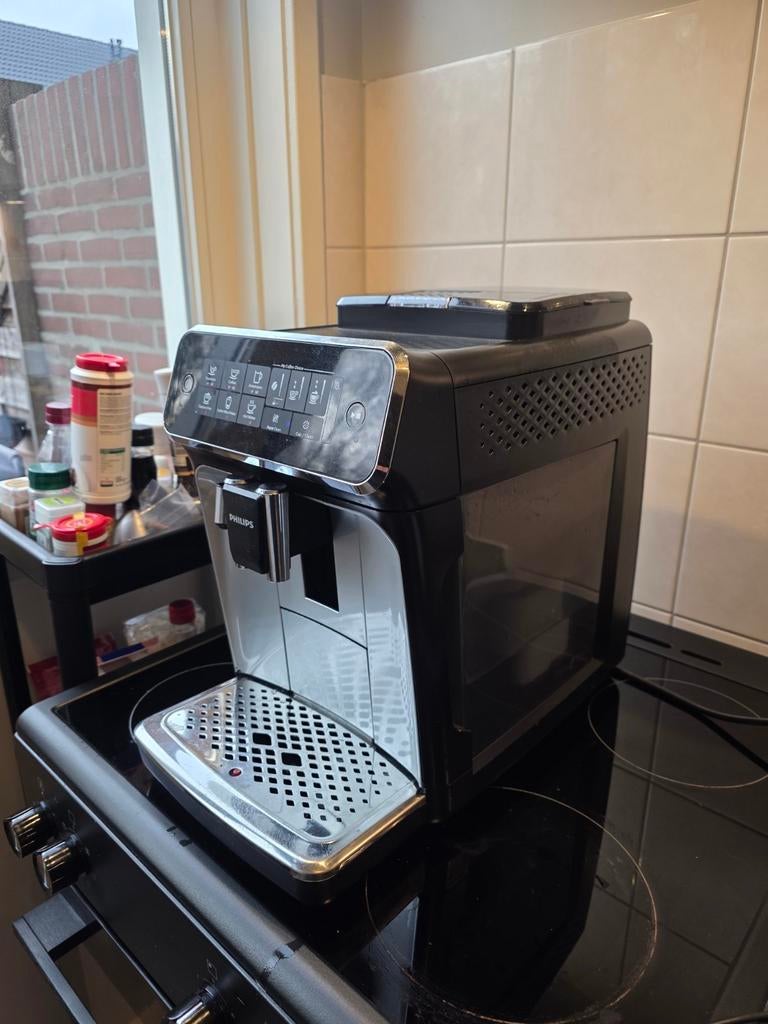 Philips LatteGo 3300 Series, Witgoed en Apparatuur, Koffiezetapparaten, Ophalen, Gebruikt, Koffiemachine, Koffiebonen