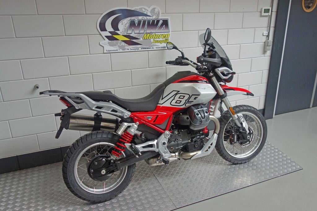 MOTO GUZZI V 85 TT, 853 cc, 2 cilinders, Moto Guzzi, Motorrijbewijs A