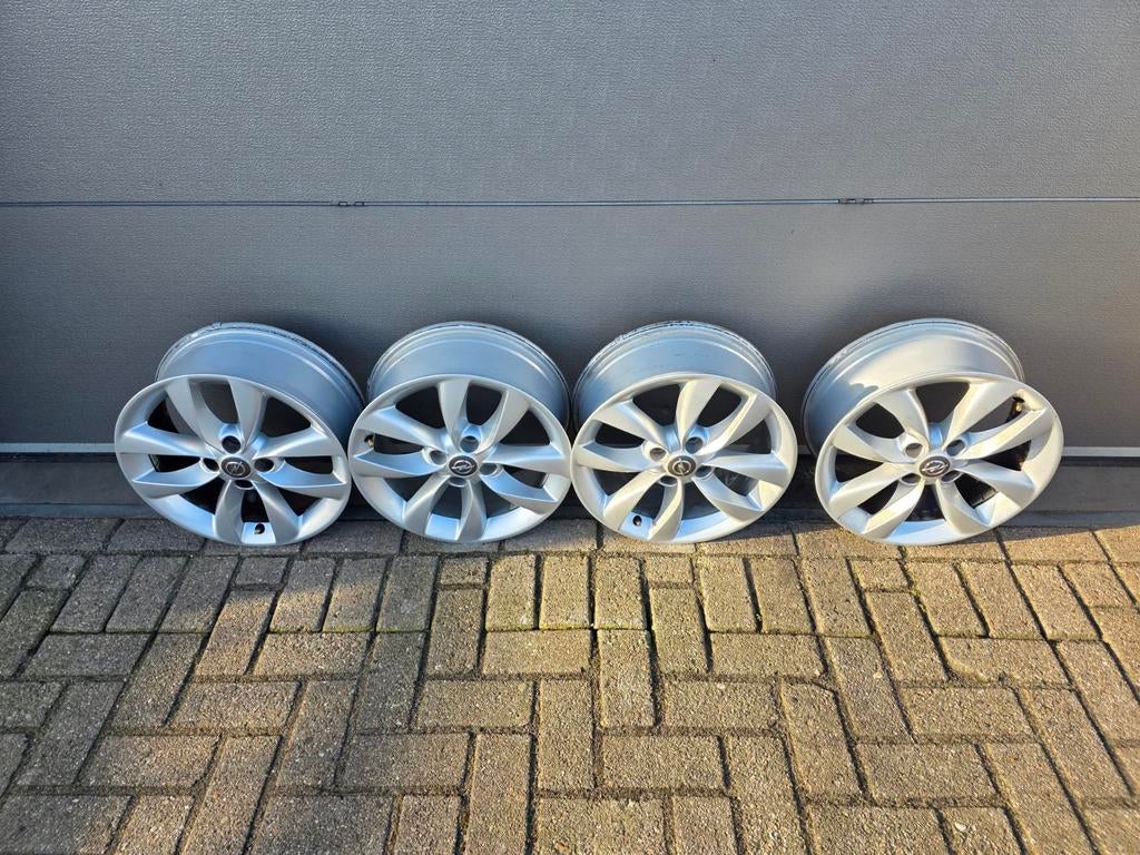 16 inch Opel adam Velgen z.g.a.n, Ophalen, Overige, Gebruikt, Velg(en)