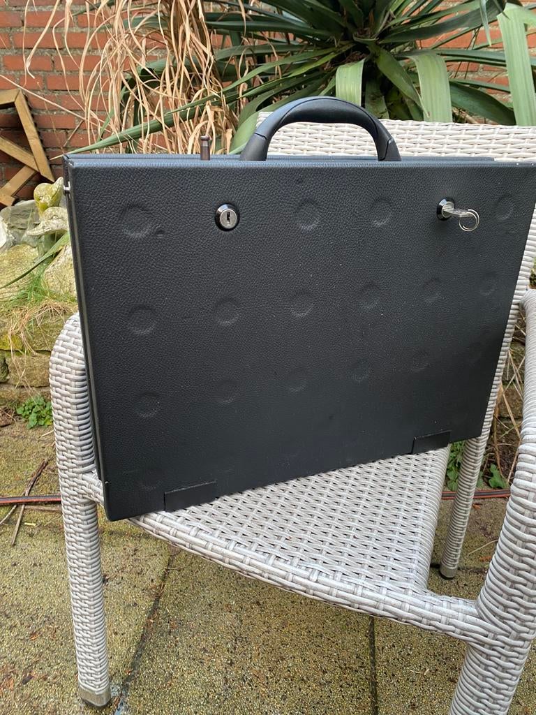 Steelbag koffer defensie met handboeien, Verzamelen, Militaria | Algemeen, Ophalen of Verzenden, Landmacht, Nederland