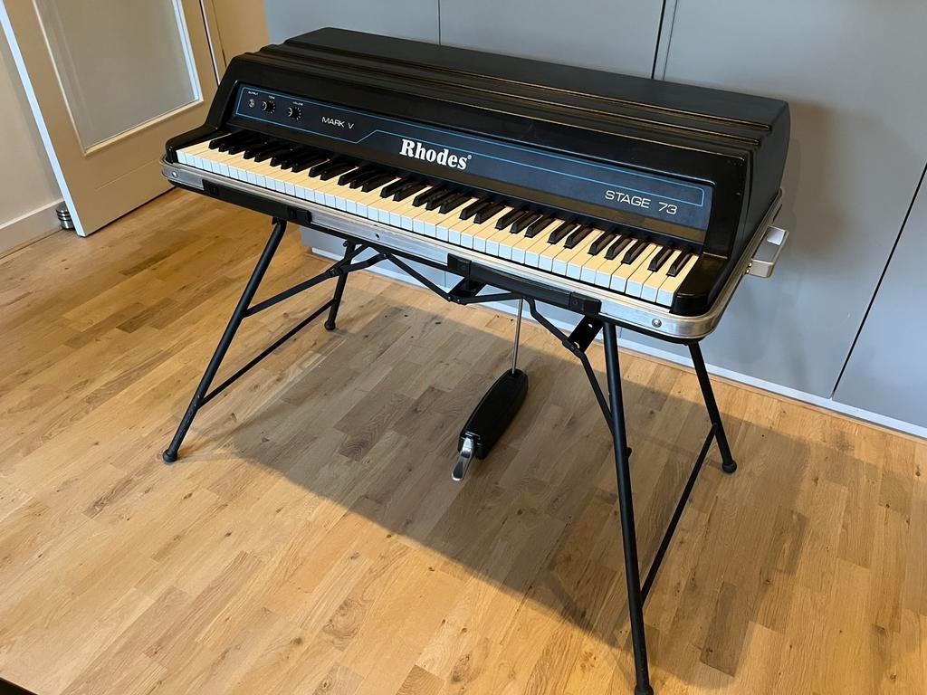 Rhodes Mark V, Muziek en Instrumenten, Piano's, Zo goed als nieuw, Zwart, Ophalen