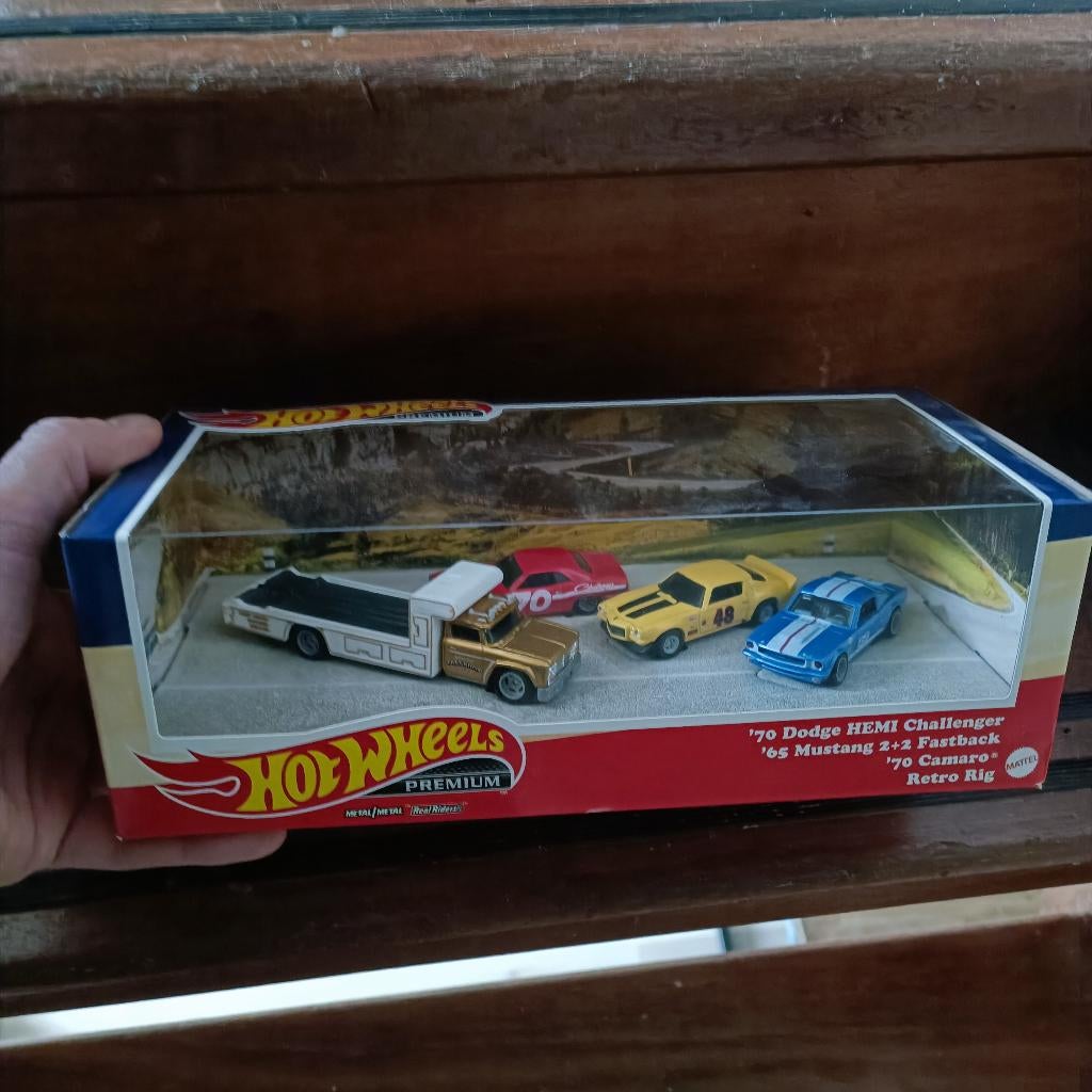 hot wheels 4-Car Set Going to the races set diorama nieuw, Ophalen of Verzenden, Nieuw, Auto