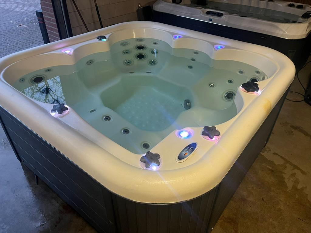 Perfecte 6 Spa Mallorca Superior incl. Garantie & Plaatsing, Tuin en Terras, Bubbelbaden en Hottubs, Zo goed als nieuw, Filter