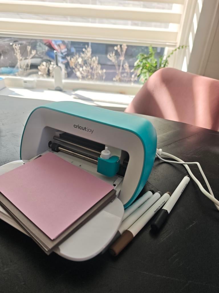Cricut Joy + accessoires, Ophalen of Verzenden, Gebruikt, Knutselwerk