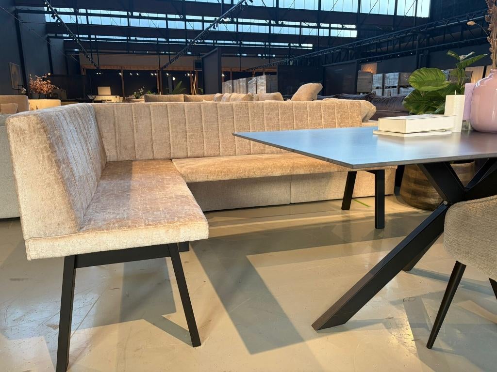 Prachtige eetbank hoekbank rechtebank | showroom vianen
