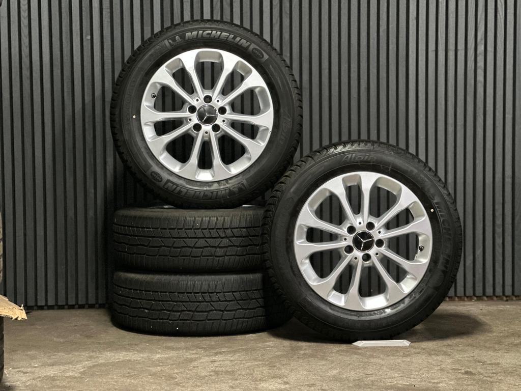 17 inch Winterset Mercedes GLA 7mm €499,-, Auto-onderdelen, Banden en Velgen, Banden en Velgen, Winterbanden, 17 inch, Ophalen