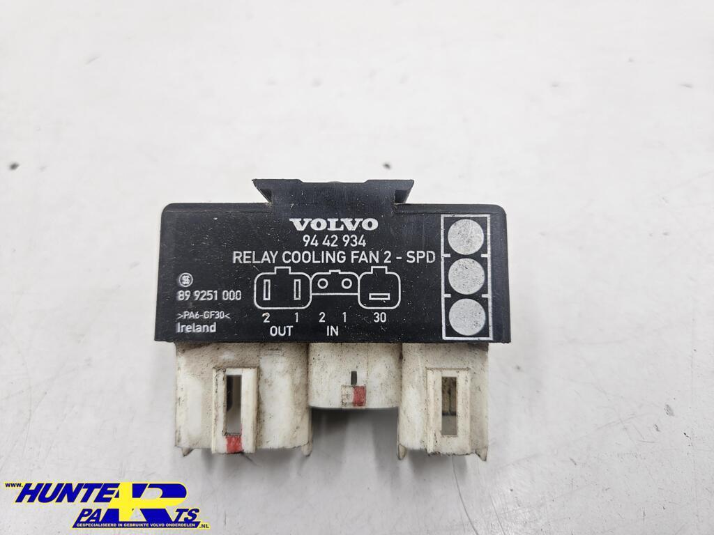Koelvinrelais Volvo V70/850/960/S70/C70 ('91-'05) 9442934, Gebruikt, Ophalen of Verzenden, Volvo, Volvo