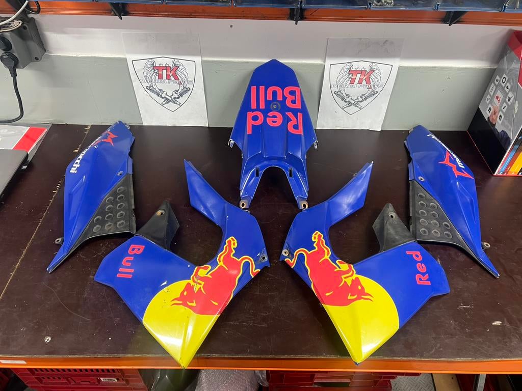 Derbi drd pro kappenset blauw redbull, Gebruikt, Ophalen of Verzenden, Nvt, Kap