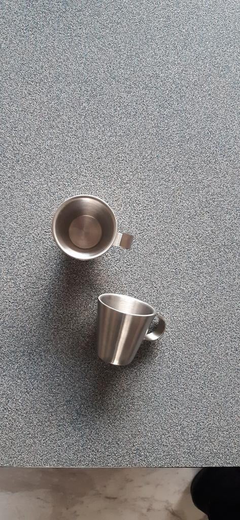 Espresso kopjes--2 stuks--metalen--H 6 cm., Huis en Inrichting, Ophalen of Verzenden, Zo goed als nieuw, Kop(pen) en/of Schotel(s)