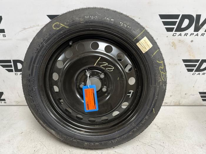 Reservewiel van een Dodge Challenger, Auto-onderdelen, Banden en Velgen, Gebruikt, Velg(en), -, -