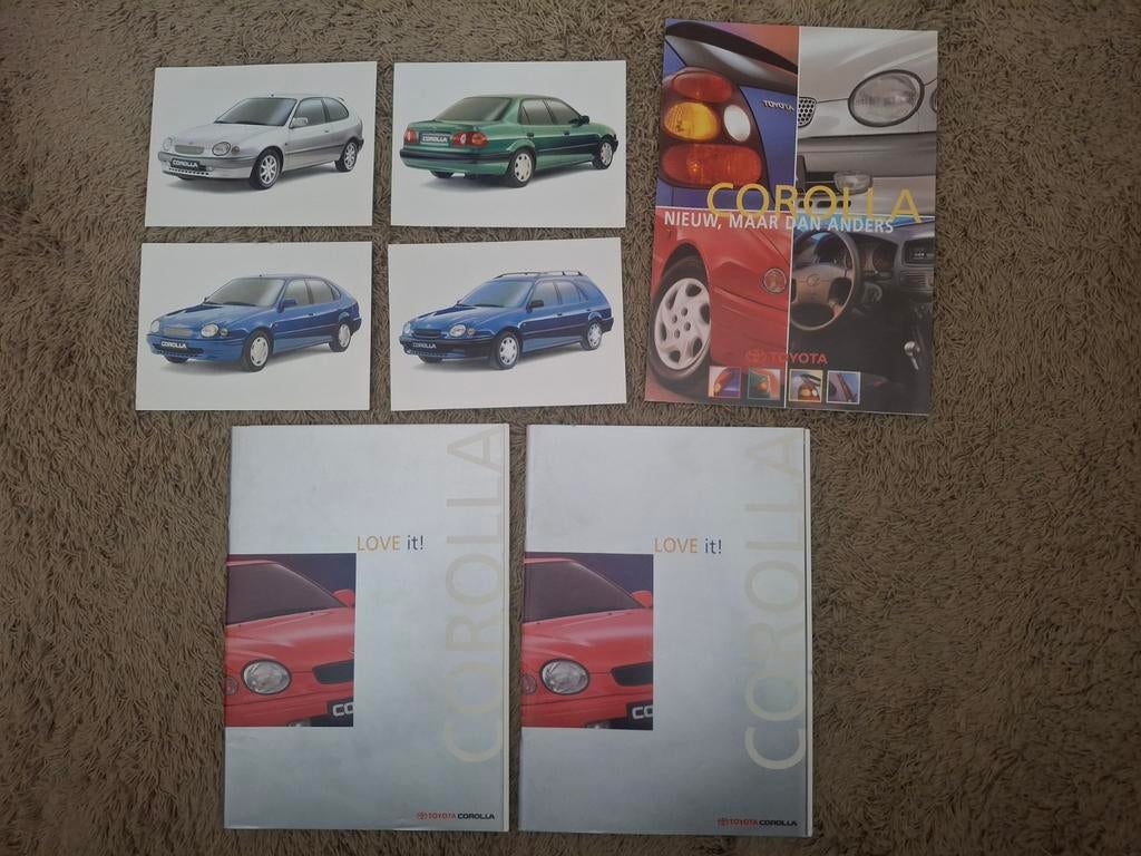 3x autofolder en 4 foto's Toyota Corolla E11, Verzenden, Zo goed als nieuw, Toyota