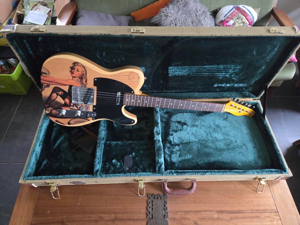Electrische gitaar met pin-up girl design 2/3, Muziek en Instrumenten, Ophalen of Verzenden, Nieuw, Solid body, Overige merken
