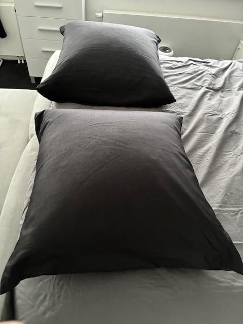 Sierkussens/Loungekussens XXL 80 x 80 cm. Vulling veren., Huis en Inrichting, Ophalen of Verzenden, Gebruikt, Zwart, Vierkant