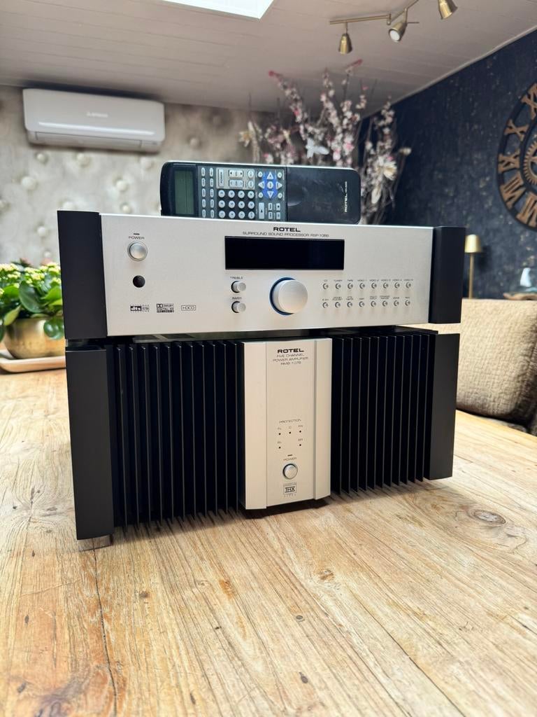 Mooie Rotel RSP-1066 + RMB1075 Voorversterker/Eindversterker, Audio, Tv en Foto, Overige merken, Ophalen of Verzenden, Zo goed als nieuw