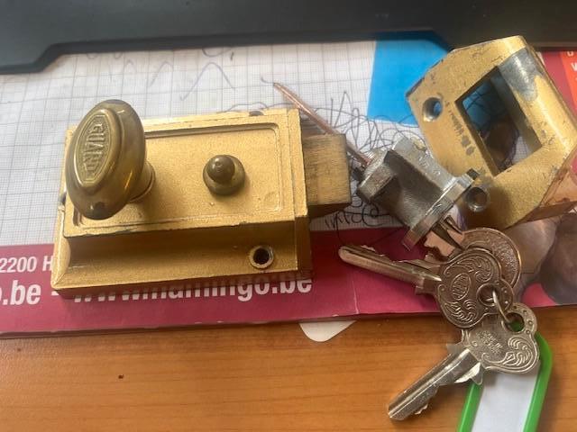 Guard oplegslot nachtoplegslot met 3 sleutels, Ophalen, Zo goed als nieuw, Slot