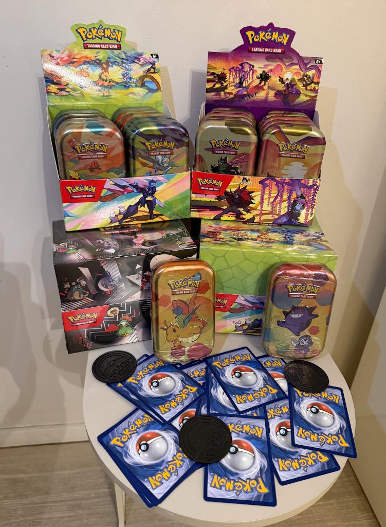 Pokémon TCG Mystery Tins, Ophalen of Verzenden, Nieuw, Meerdere kaarten, Foil