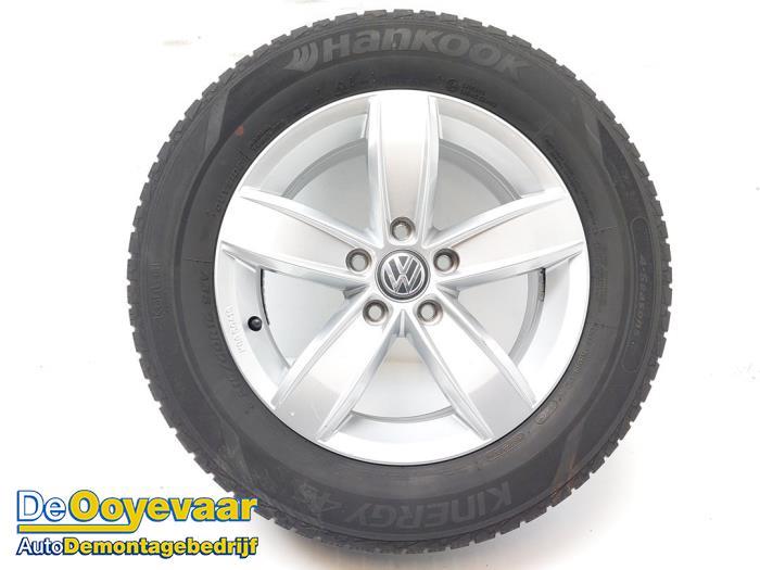 Velg + Winterband van een Volkswagen T-Roc (T-Roc 17-), Auto-onderdelen, Banden en Velgen, Gebruikt, -, -, Ophalen of Verzenden