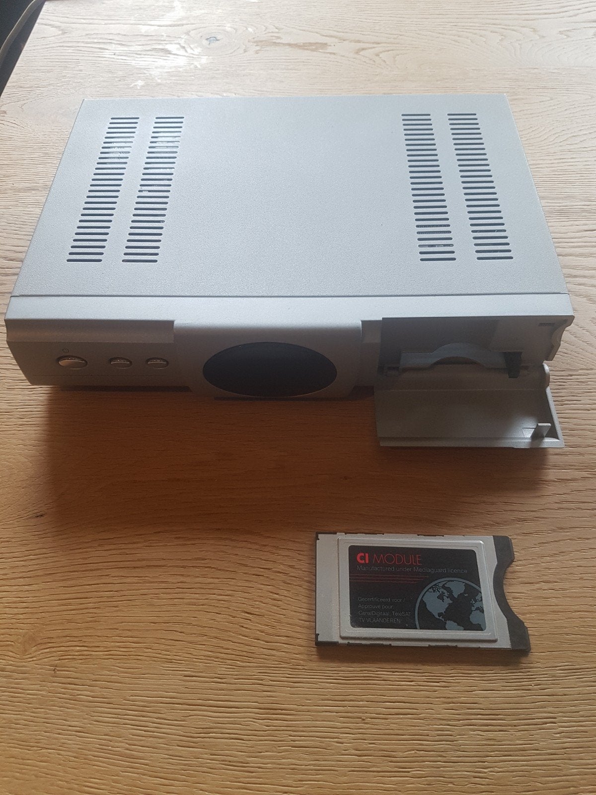 Digitale Satellietontvanger met Common Interface (CI), Ophalen of Verzenden, Gebruikt, Decoder