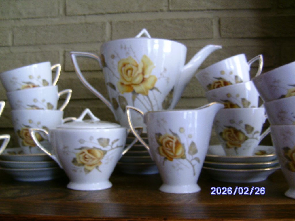 sierlijk Jarolina Poland twaalfdelig koffie thee gele roos, Ophalen of Verzenden, Zo goed als nieuw, Porselein, Compleet servies