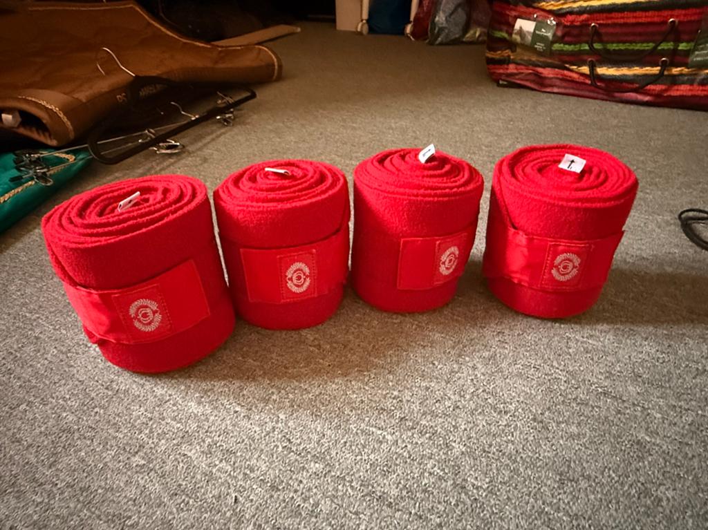 Ps of sweden red couture bandages full en te matchen items, Dieren en Toebehoren, Paardrijkleding, Ophalen of Verzenden, Zo goed als nieuw