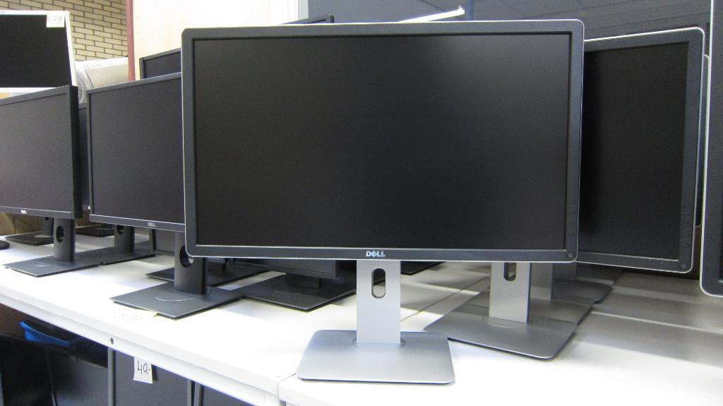 30+ 23″ Dell P2314HT IPS monitor: VGA-DVI-Displaypoort-Pivot, Ophalen, DVI, IPS, Ccservice
