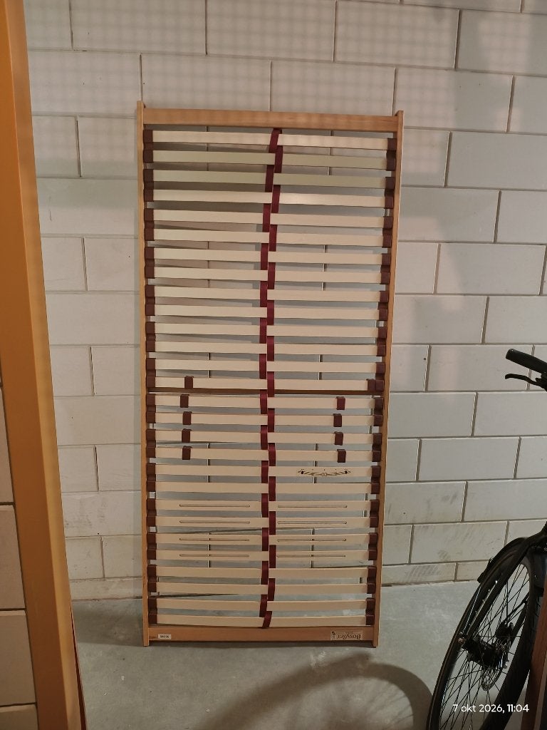 GRATIS instelbare lattenbodem 90x200, midden verstevigd, Ophalen, 90 cm, Eenpersoons, Zo goed als nieuw