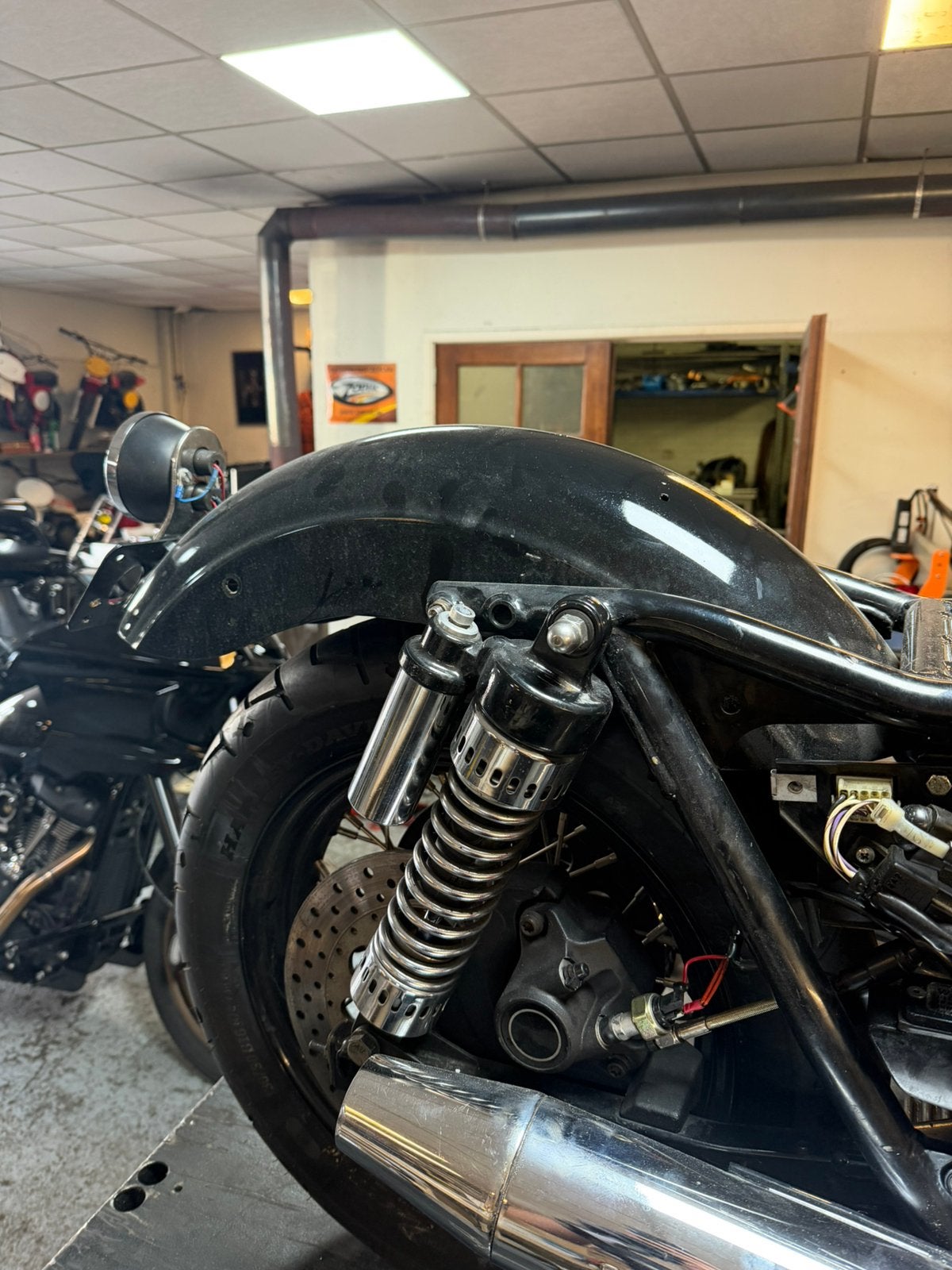 Fxr achterspatbord, Motoren, Ophalen