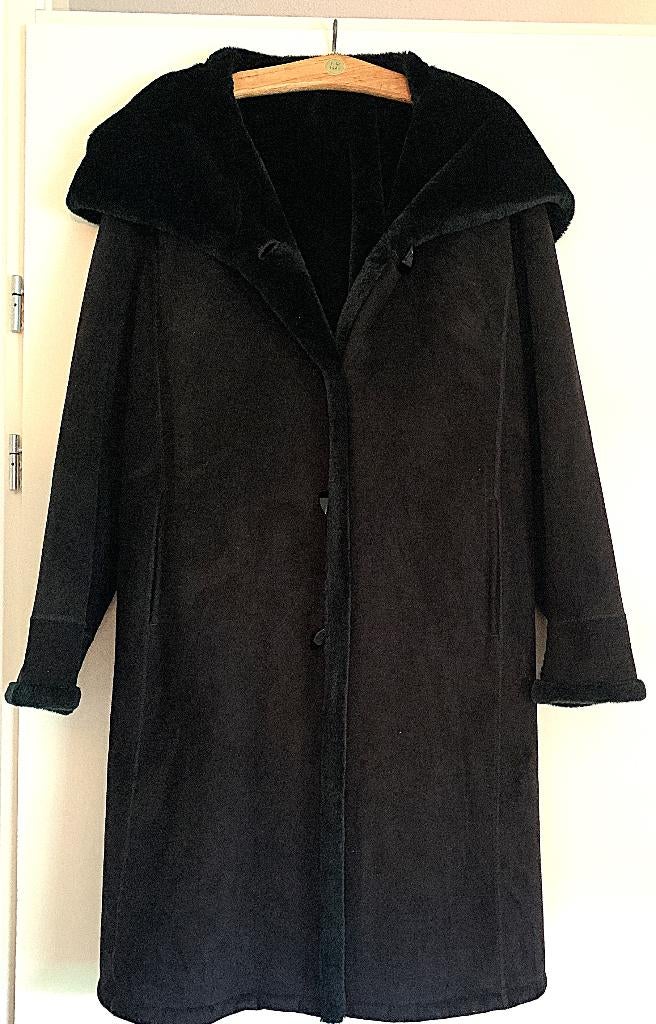 Winterjas 'Madeleine' dames met muts 'Alcantara' *, Ophalen, Gedragen, Maat 38/40 (M), Zwart