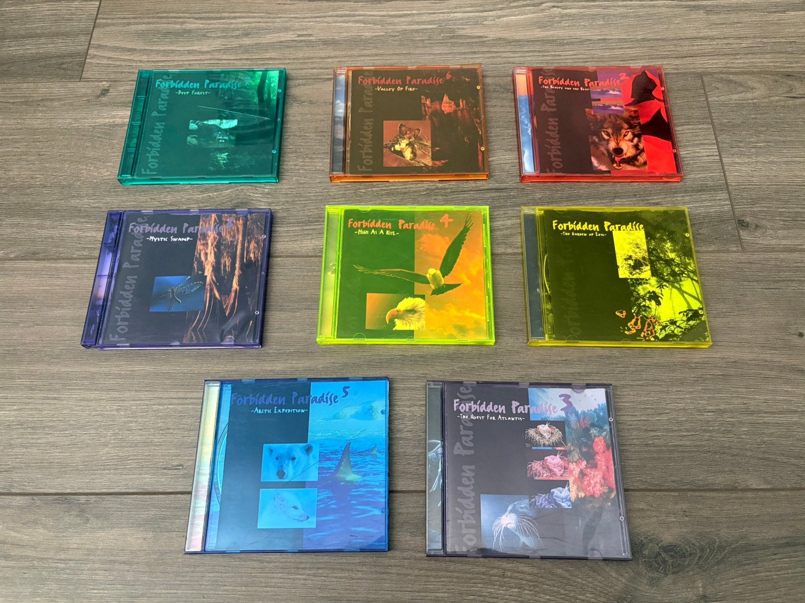 8x Forbidden Paradise, Ophalen of Verzenden, Gebruikt