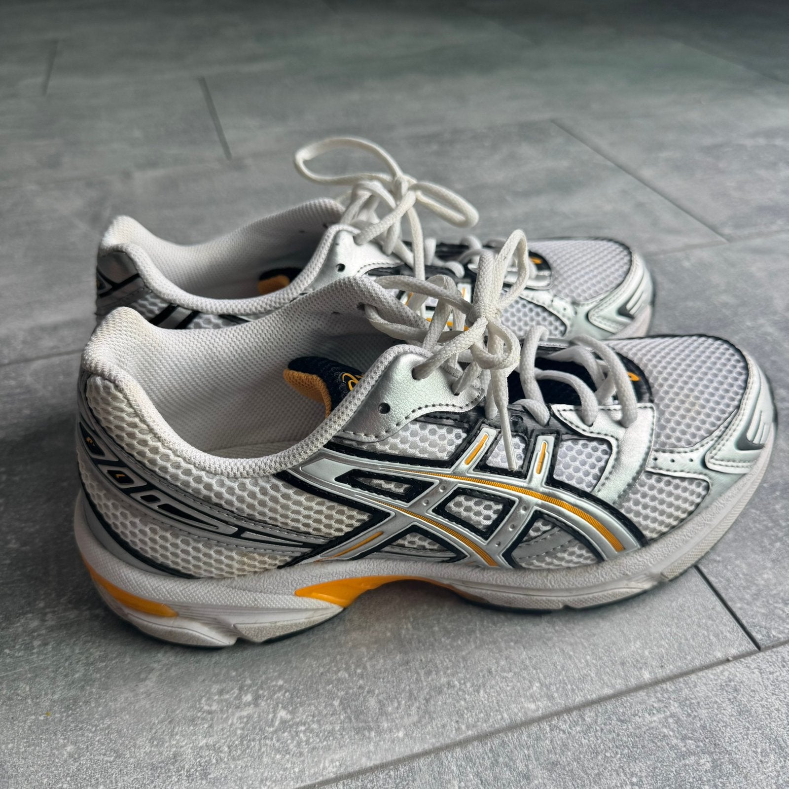 Mooie asics sportschoenen, Hardloopschoenen, Ophalen of Verzenden, Zo goed als nieuw, Overige sporten