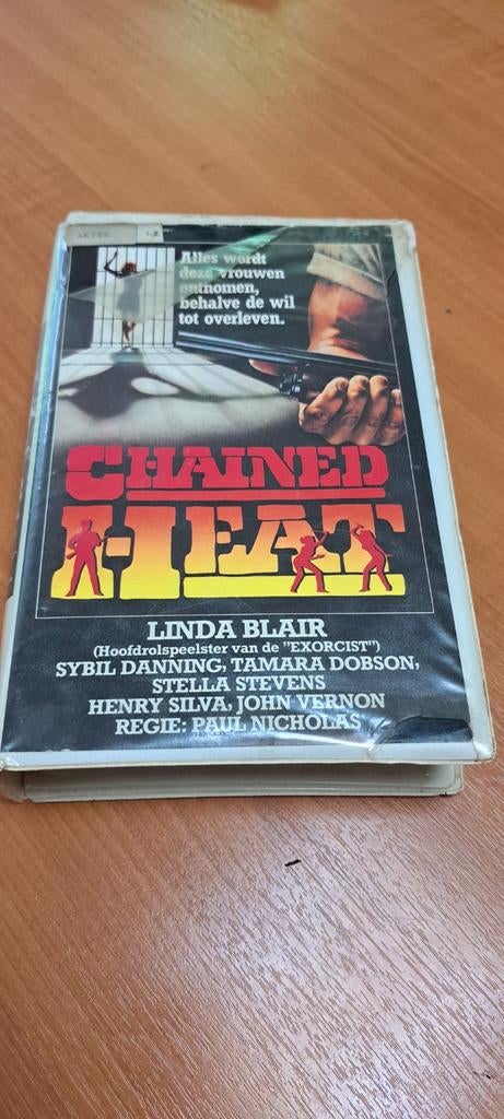 Chained Heat VCC (1983) Linda Blair - Ex-rental Big Box, Vanaf 16 jaar, Ophalen of Verzenden, Gebruikt, Actie en Avontuur