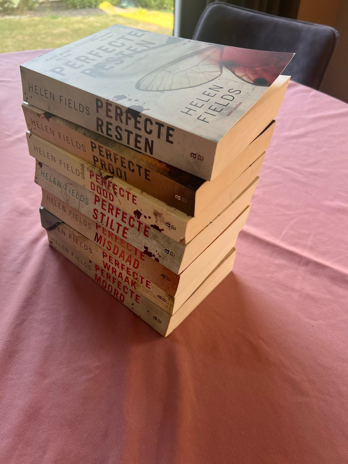 Helen Fields - Callanach serie (7 boeken), Ophalen of Verzenden, Gelezen, Europa overig